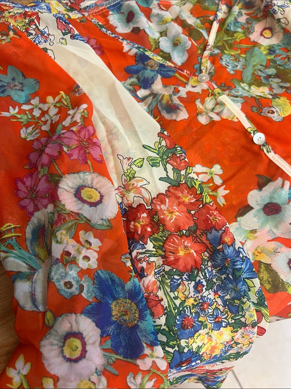 fig and flower Large Floral Blouse - Picture 6 of 11